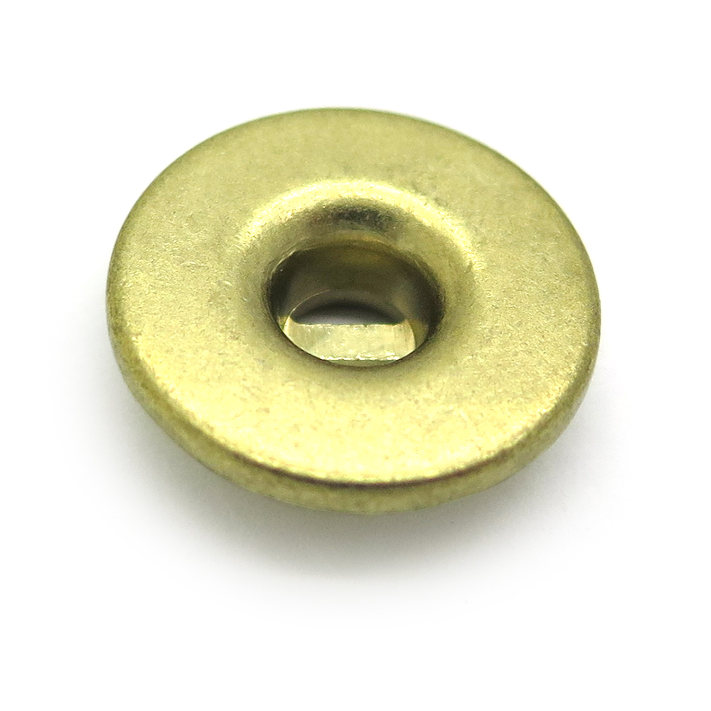 17mm 合金光身穿孔平面线脚钮