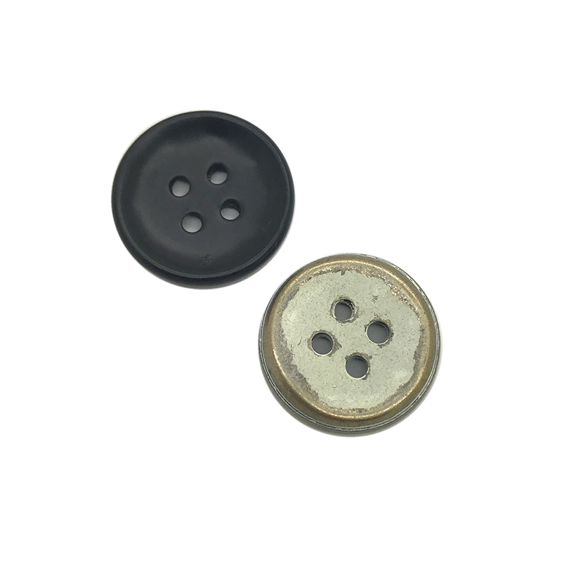 WG0892  18mm四孔钮夹铜 不规则