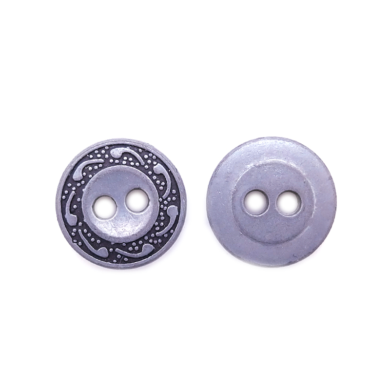 15mm合金两孔钮 内镶花形