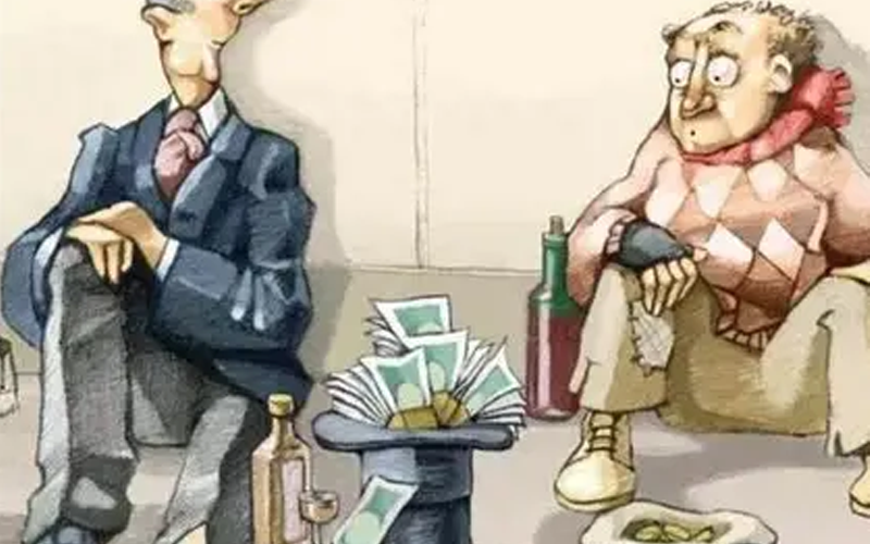 赚富人的零花钱，比赚穷人的生活费更容易