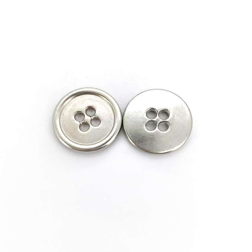 15MM合金四孔钮大圆边
