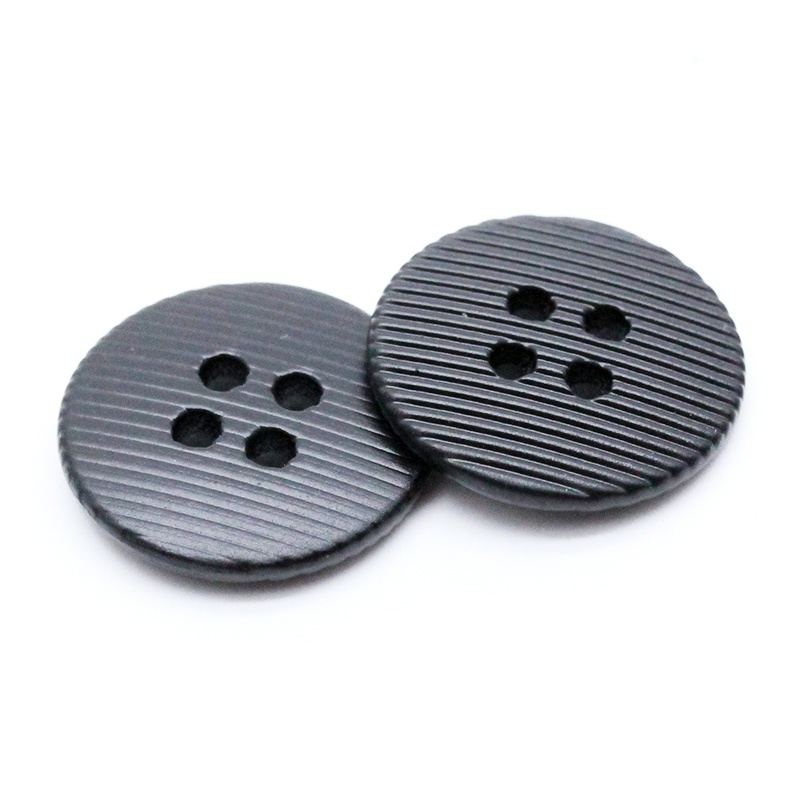 18mm合金四孔钮 线条