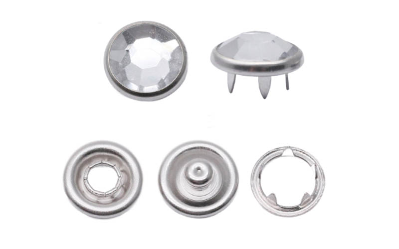 AB 亚洲钮扣：高品质合金面五爪扣与装饰面五爪钮的行业引领者