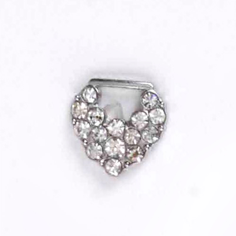 心形镶钻饰品