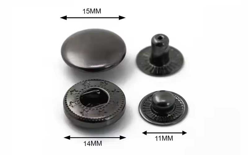 AB亚洲钮扣：专业打造15mm平板面铜质四合扣484#/831#底件，铸就服饰精品灵魂