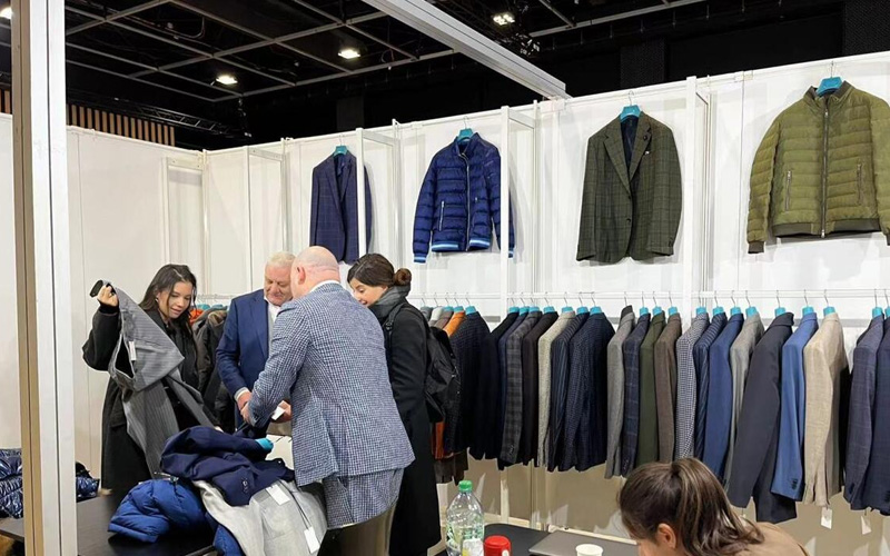 宁波外贸企业如何靠一颗钮扣赢得全球订单？AB亚洲钮扣23年专注，助力外贸服装降本增效！