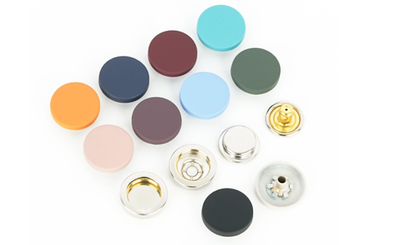 四合扣：冬季衣橱里的隐形守护者