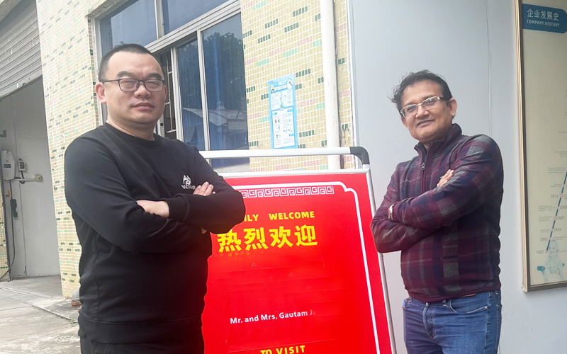 时光淬炼的信任：两大家族企业 27 年的合作传奇（双语报道）