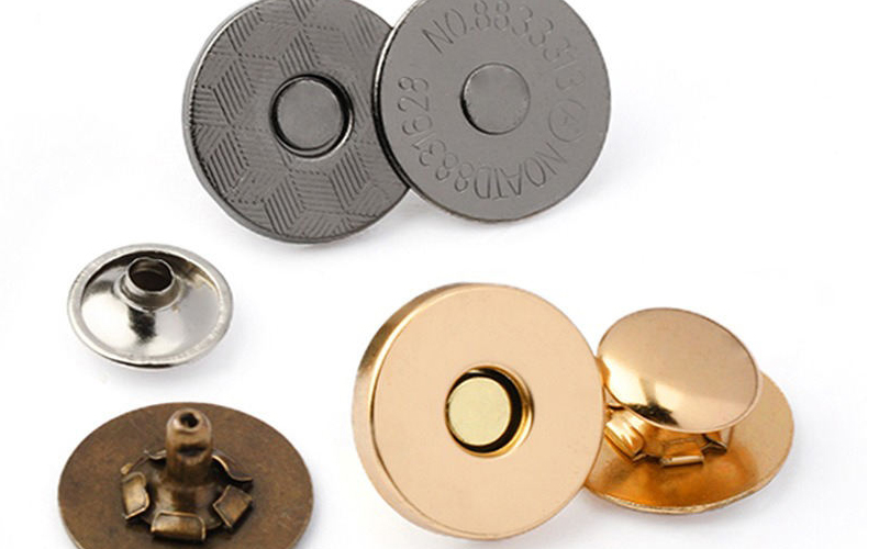 一枚小纽扣，点亮皮具质感——厂家直供定制款磁性金属按扣，赋能匠心造物