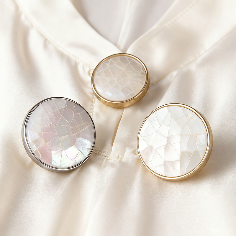 合金与自然之美的对话：树脂贝壳组合纽扣的艺术新生