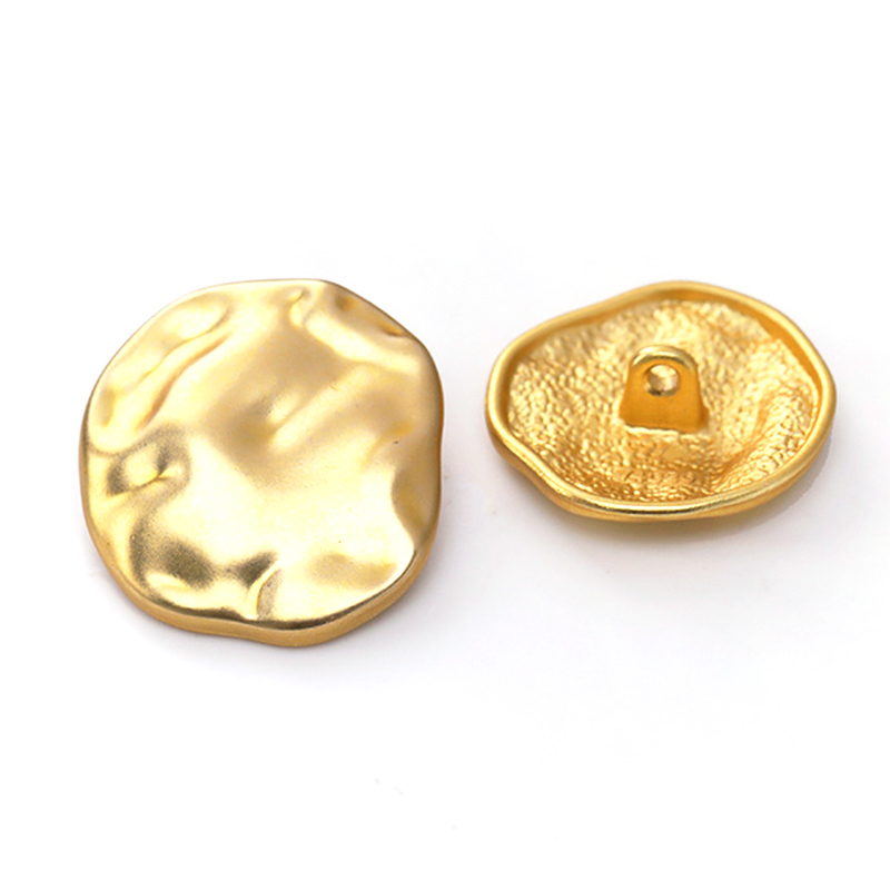 告别平庸配饰！小香风金属纽扣，一寸细节撑起整件衣服的高级感