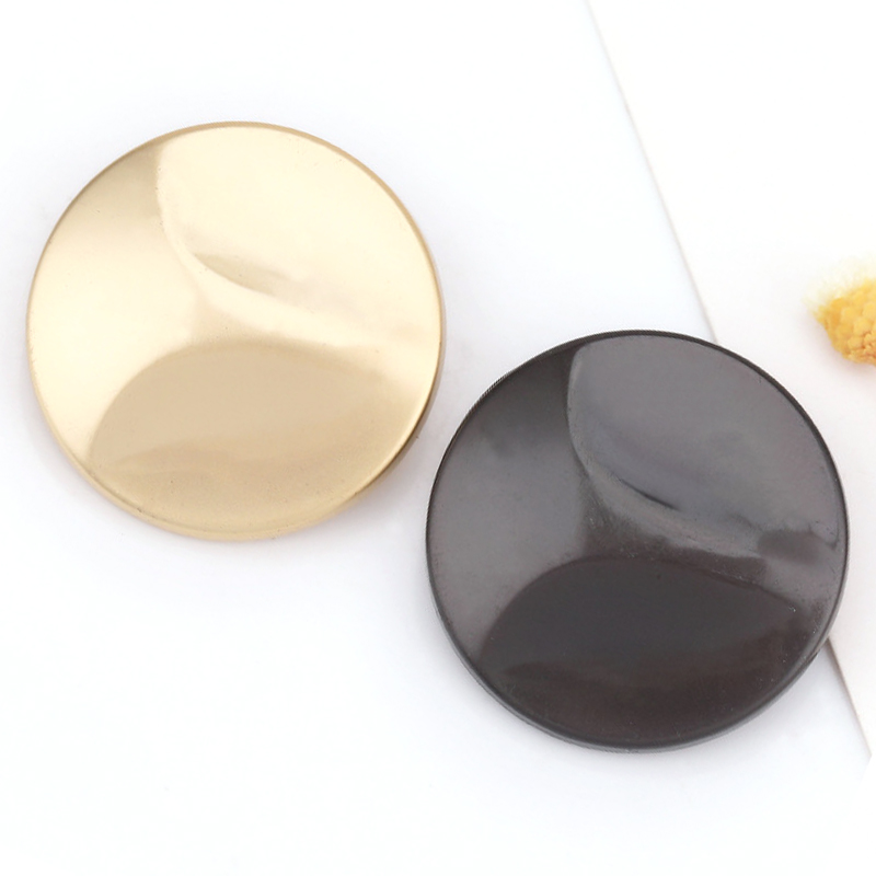 凹凸面手缝小香风金属纽扣：专业级服装辅料的优雅解决方案