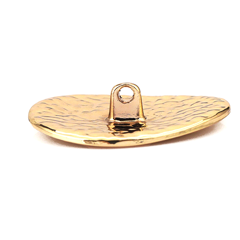 细节封神！扁椭圆不规则小香风金属扣才是穿搭的氛围感天花板✨