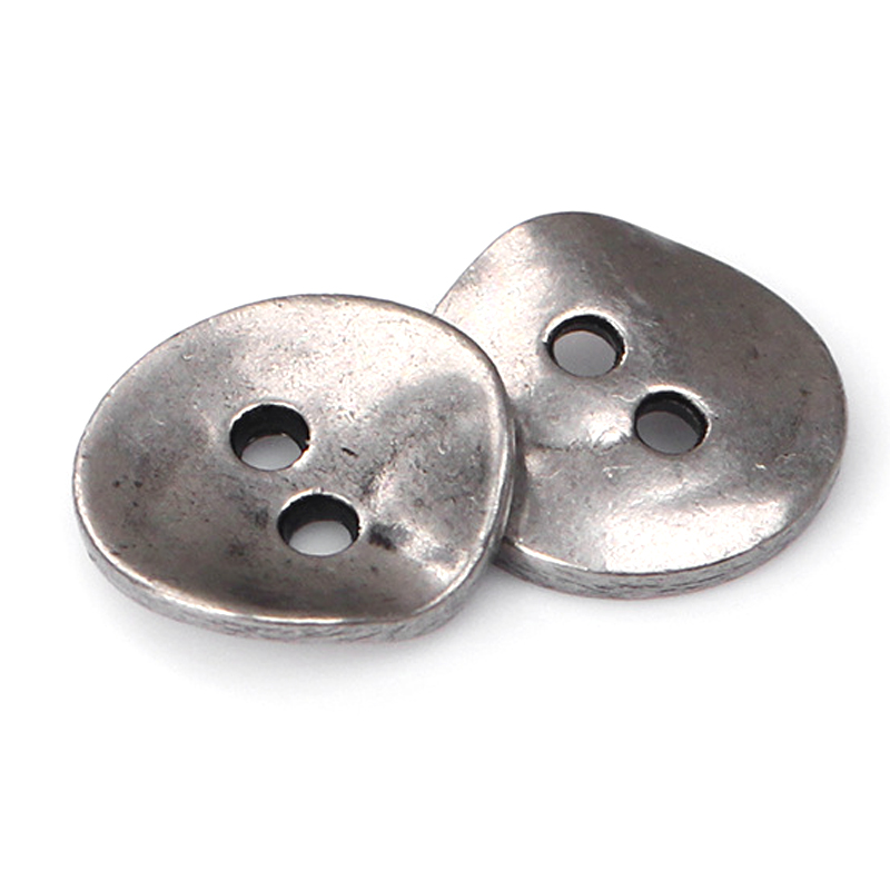 两眼衬衫扣 不规则异型金属纽扣｜解锁服饰高级感，复古与实用并存