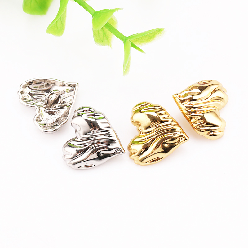 心形爱心金属纽扣、小香风大衣衣服纽扣、风衣外套毛呢服装扣子、纽扣高级感