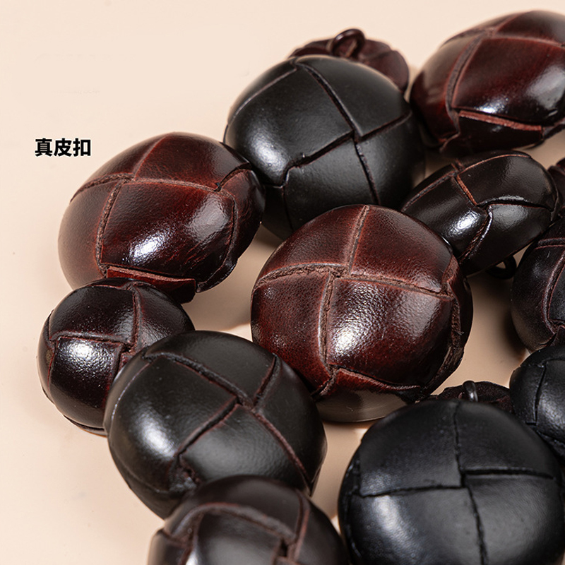 方寸藏韵，质定高阶——高档真皮龟纹扣，解锁服饰质感密码