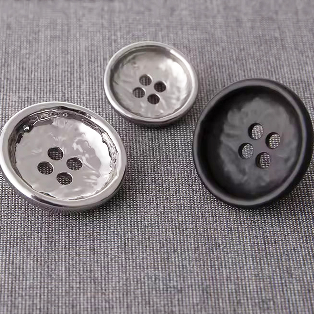 四孔不规则合金扣、四眼衬衫扣